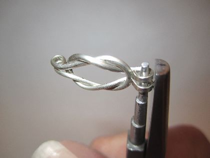 Wire Loveknot Pendant