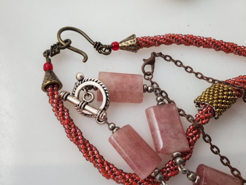 Jennifer VanBenschoten's How to Choose the Best Clasp for Your Project - Stringing material, General Education, , toggle clasp in use