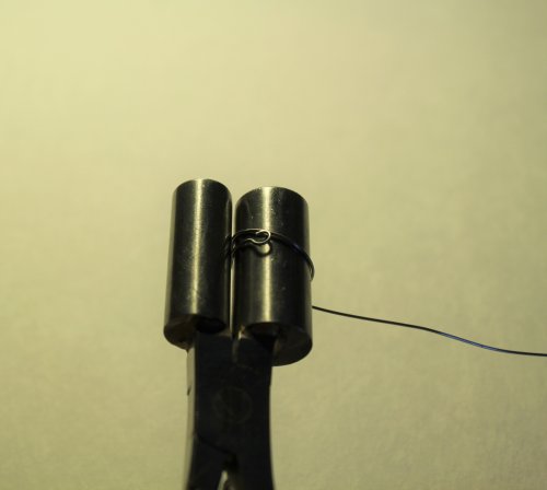 Judy Freyer Thompson's Simple Wire Hoop Earrings - , Contemporary Wire Jewelry, Loops, Wire Loop, Wrapped Wire Loop, Secure the wire around the Wubbers Mandrel Pliers.