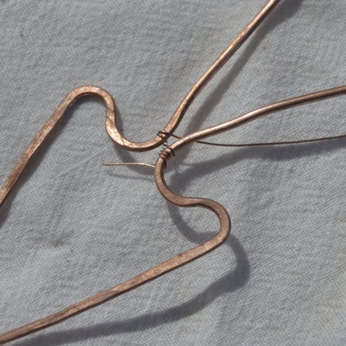 Deborah Kelly's Woven Wire Arrowhead Pendant - , Wire Weaving, Weaving, Wire Weaving, Weaving Wire, Take the weaving wire between the two wires 