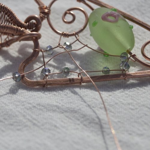 Deborah Kelly's Woven Wire Arrowhead Pendant - , Wire Weaving, Weaving, Wire Weaving, Weaving Wire, push the bead on the first space done to one side