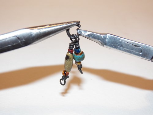 Susan LeGuyader's Challenge Necklace - , Contemporary Wire Jewelry, Making Chain, Chain Making , Loops, Wire Loop, Wrapped Wire Loop, Continue the chain by opening a jump ring 