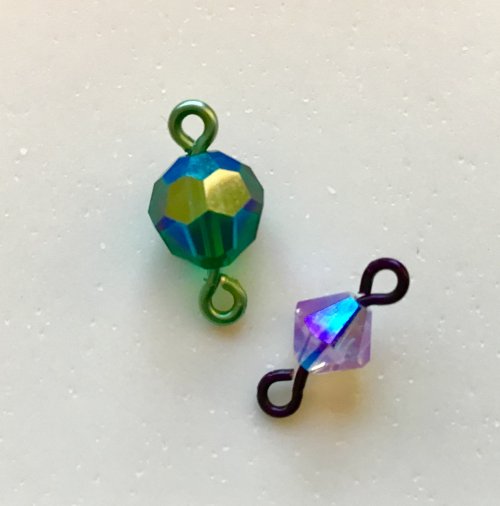 Kristal Wick's Sparkle Bracelet - , Contemporary Wire Jewelry, Loops, Wire Loop, Wrapped Wire Loop, Texturing, Attach each link to a connector alternating the size crystal