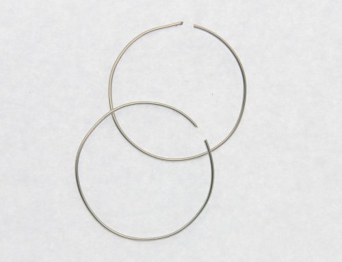 Kylie Jones's Messy Wrap Briolette Earrings - , Contemporary Wire Jewelry, Wire Wrapping, Wrapping, Wire Wrapping Jewelry, Using flat nose pliers make a 90 degree