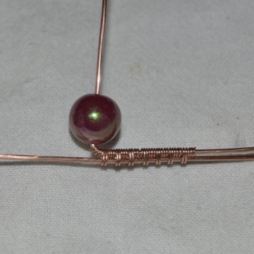 Deborah Kelly's Gumball Bracelet - , Contemporary Wire Jewelry, Loops, Wire Loop, Wrapped Wire Loop, Weaving, Wire Weaving, Weaving Wire, Slip one of the 4 beads that are the same color.
