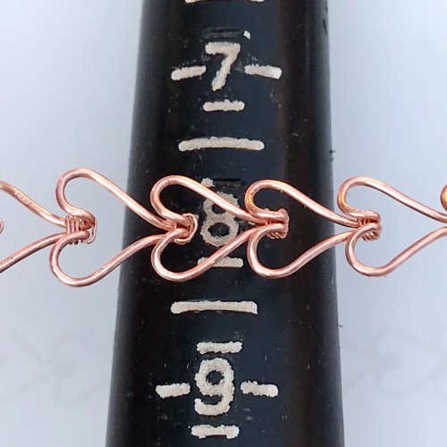 Erika Pal's Wire Heart Ring - , Contemporary Wire Jewelry, Wire Wrapping, Wrapping, Wire Wrapping Jewelry, Position the center of the hearts 