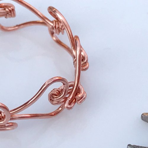 Erika Pal's Wire Heart Ring - , Contemporary Wire Jewelry, Wire Wrapping, Wrapping, Wire Wrapping Jewelry, Insert these open loops inside 