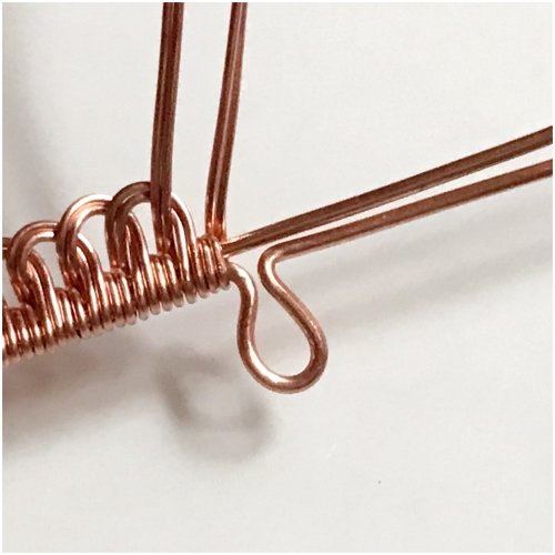 Erika Pal's Loop Bezel Pendant - , Contemporary Wire Jewelry, Findings, Clasps, Components, Loops, Wire Loop, Wrapped Wire Loop, Weaving, Wire Weaving, Weaving Wire, hold it tight within the flat nose pliers
