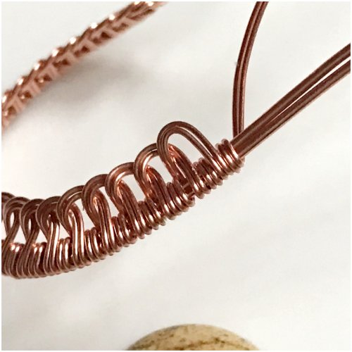 Erika Pal's Loop Bezel Pendant - , Contemporary Wire Jewelry, Findings, Clasps, Components, Loops, Wire Loop, Wrapped Wire Loop, Weaving, Wire Weaving, Weaving Wire,  make another braid as shown here