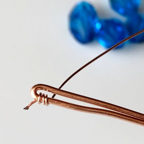 Erika Pal's Brilliant Wave Pendant - , Wire Weaving, Weaving, Wire Weaving, Weaving Wire, Wrap the initial end of the weaving wire 