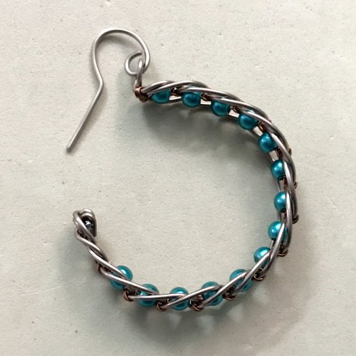 Erika Pal's Charm Hoop Earrings - , Contemporary Wire Jewelry, Lashing, Wire Lashing, Wire Wrapping, Wrapping, Wire Wrapping Jewelry, Beads, Repeat all these steps to make the second earring