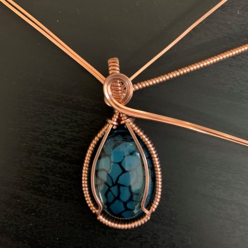 Kendra Austin's Classic Wire Wrapped Cabochon - Place the Front Decorative Swirls, Classic Wire Jewelry, Wire Wrapping, Wrapping, Wire Wrapping Jewelry, Start by bending the left front two wires