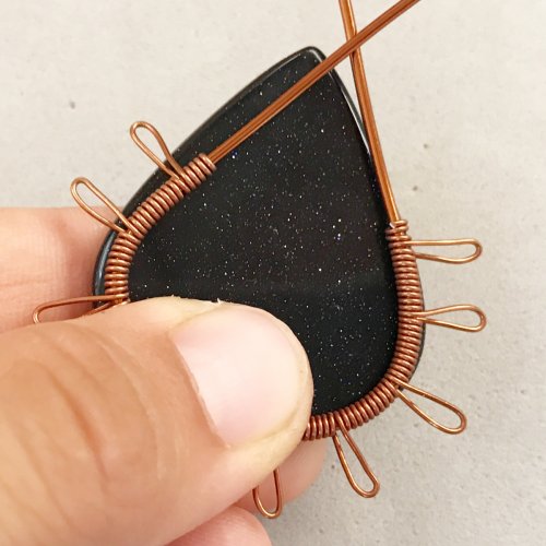 Erika Pal's Wire Prong Pendant - , Contemporary Wire Jewelry, Coiling, Coiling Wire, Wire Coiling, Loops, Wire Loop, Wrapped Wire Loop, Continue to bend the base wire 