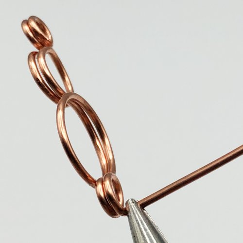 Erika Pal's Loop in Loop Earrings - , Contemporary Wire Jewelry, Loops, Wire Loop, Wrapped Wire Loop, This is the same step from the left side view.