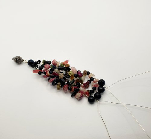 Natalie Patten's Gemstone Chip and Wire Cuff Bracelet - , Contemporary Wire Jewelry, Wire Wrapping, Wrapping, Wire Wrapping Jewelry, Beads, , , gemstone chip and wire cuff bracelet