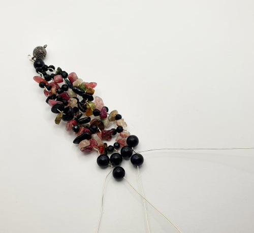 Natalie Patten's Gemstone Chip and Wire Cuff Bracelet - , Contemporary Wire Jewelry, Wire Wrapping, Wrapping, Wire Wrapping Jewelry, Beads, , , gemstone chip and wire cuff bracelet