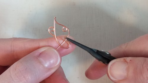Elizabeth Schultz's Butterfly Swirly Wire Earrings - , Contemporary Wire Jewelry, Coiling, Coiling Wire, Wire Coiling, Lashing, Wire Lashing, Loops, Wire Loop, Wrapped Wire Loop, Wire Wrapping, Wrapping, Wire Wrapping Jewelry, Hold the bottom of the top wing 
