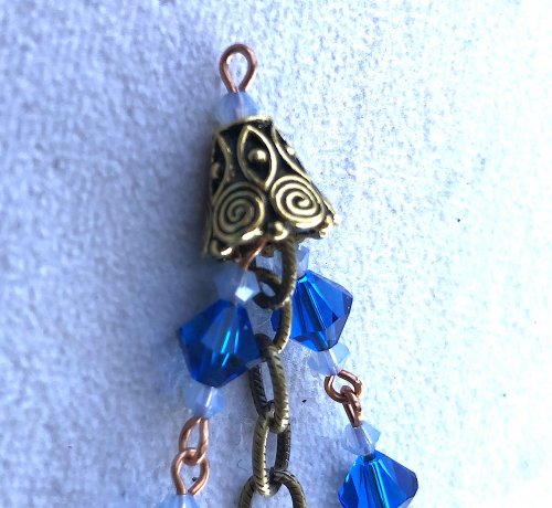Kristal Wick's Shangri-la Bracelet - , Contemporary Wire Jewelry, Making Chain, Chain Making , Make a perfect loop at the top of the crystal.    