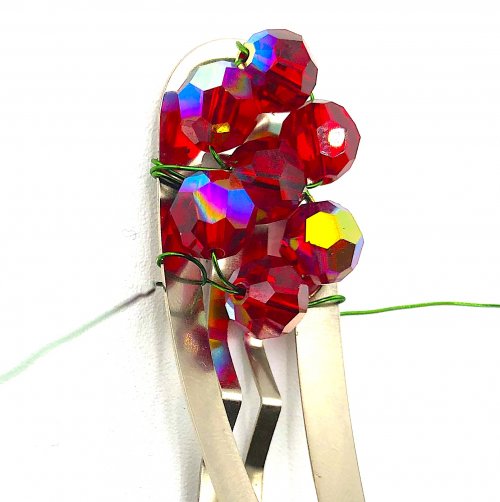 Kristal Wick's Christmas Chrysanthemum Hair Clip - , Hair Accessories, Zipper Pulls, Christmas Ornaments, Lashing, Wire Lashing, Beads, Wrap each wire around the clip