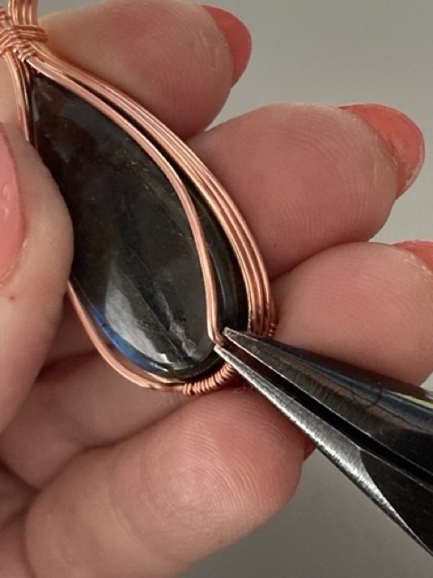 Elizabeth Schultz's Swirly Teardrop Pendant  - , Classic Wire Jewelry, Wire Wrapping, Wrapping, Wire Wrapping Jewelry, Weaving, Wire Weaving, Weaving Wire, bend the wires to hold the stone