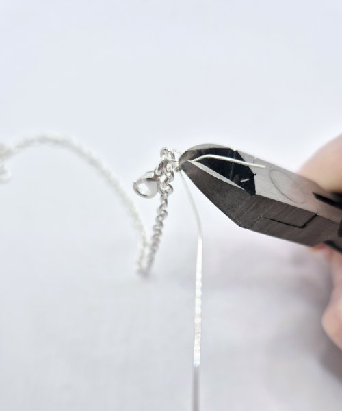 Natalie Patten's Delicate Wire and Chain Bracelet - , Contemporary Wire Jewelry, Making Chain, Chain Making , Beads, trim the wire