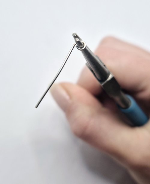 Natalie Patten's Shoot For the Stars Earrings - , Holiday Designs, Loops, Wire Loop, Wrapped Wire Loop, Design, Beads, turn a small loop at one end