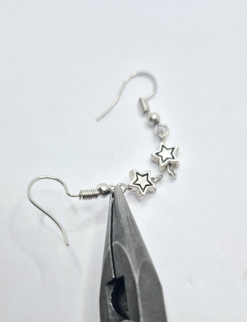 Natalie Patten's Shoot For the Stars Earrings - , Holiday Designs, Loops, Wire Loop, Wrapped Wire Loop, Design, Beads,  attach the earring hooks