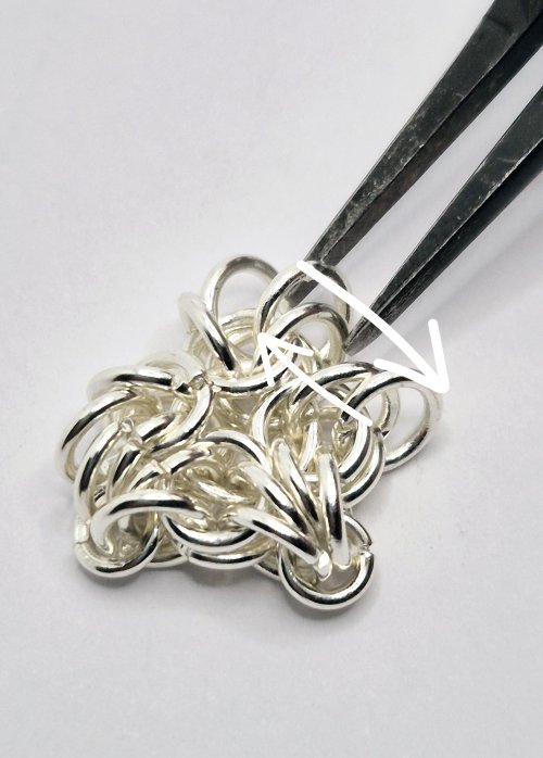 Natalie Patten's Byzantine Diamond Chainmaille - , Chain Maille Jewelry, Chain Maille, chain mail, chainmaille, chainmail, , Bringing these four rings together 