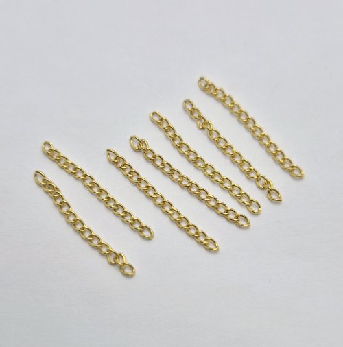 Natalie Patten's Chain Tassel Earrings - , Contemporary Wire Jewelry, Wire Wrapping, Wrapping, Wire Wrapping Jewelry, Weaving, Wire Weaving, Weaving Wire, Beads, Cut 7 pieces of chain