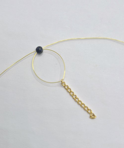 Natalie Patten's Chain Tassel Earrings - , Contemporary Wire Jewelry, Wire Wrapping, Wrapping, Wire Wrapping Jewelry, Weaving, Wire Weaving, Weaving Wire, Beads, Add one bead onto one side of the wire 