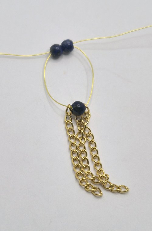 Natalie Patten's Chain Tassel Earrings - , Contemporary Wire Jewelry, Wire Wrapping, Wrapping, Wire Wrapping Jewelry, Weaving, Wire Weaving, Weaving Wire, Beads, Add two beads onto one side of the wire