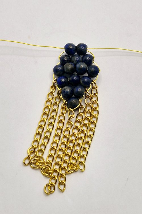 Natalie Patten's Chain Tassel Earrings - , Contemporary Wire Jewelry, Wire Wrapping, Wrapping, Wire Wrapping Jewelry, Weaving, Wire Weaving, Weaving Wire, Beads, add two beads onto the wire