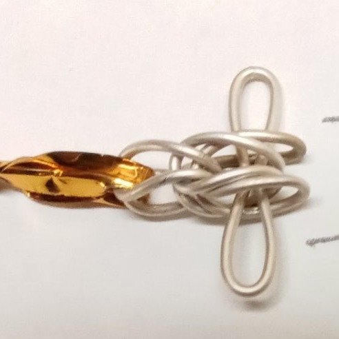 Judy Larson's Double Foxtail Chain - , Wire Jewelry Design, Making Chain, Chain Making , Loops, Wire Loop, Wrapped Wire Loop, push a new link into the hole in the chain