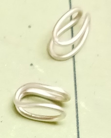 Judy Larson's Double Foxtail Chain - , Wire Jewelry Design, Making Chain, Chain Making , Loops, Wire Loop, Wrapped Wire Loop, repeat this process to make two U shapes