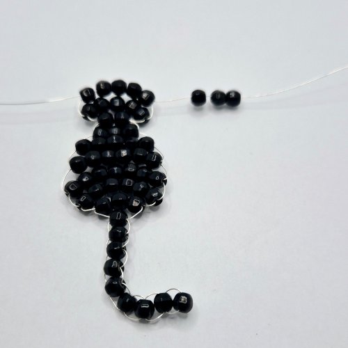 Natalie Patten's The Purrfect Feline Pendant - , Contemporary Wire Jewelry, Loops, Wire Loop, Wrapped Wire Loop, Weaving, Wire Weaving, Weaving Wire, Beads, add three beads