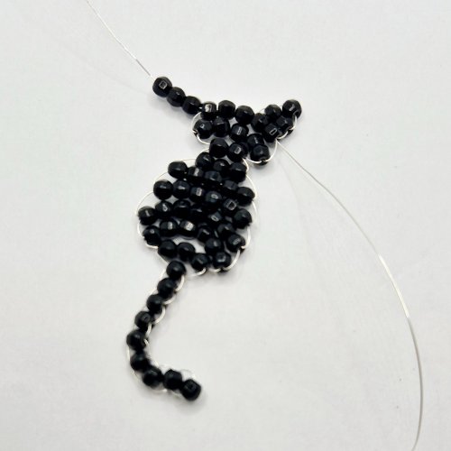 Natalie Patten's The Purrfect Feline Pendant - , Contemporary Wire Jewelry, Loops, Wire Loop, Wrapped Wire Loop, Weaving, Wire Weaving, Weaving Wire, Beads,  adding three beads to the wire on the opposite side