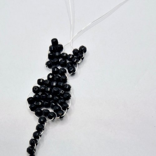 Natalie Patten's The Purrfect Feline Pendant - , Contemporary Wire Jewelry, Loops, Wire Loop, Wrapped Wire Loop, Weaving, Wire Weaving, Weaving Wire, Beads, Cross the wires over each other