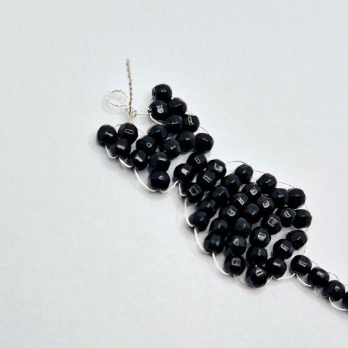 Natalie Patten's The Purrfect Feline Pendant - , Contemporary Wire Jewelry, Loops, Wire Loop, Wrapped Wire Loop, Weaving, Wire Weaving, Weaving Wire, Beads, Create a wrapped loop 