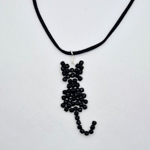 Natalie Patten's The Purrfect Feline Pendant - , Contemporary Wire Jewelry, Loops, Wire Loop, Wrapped Wire Loop, Weaving, Wire Weaving, Weaving Wire, Beads, Add a jumpring if necessary