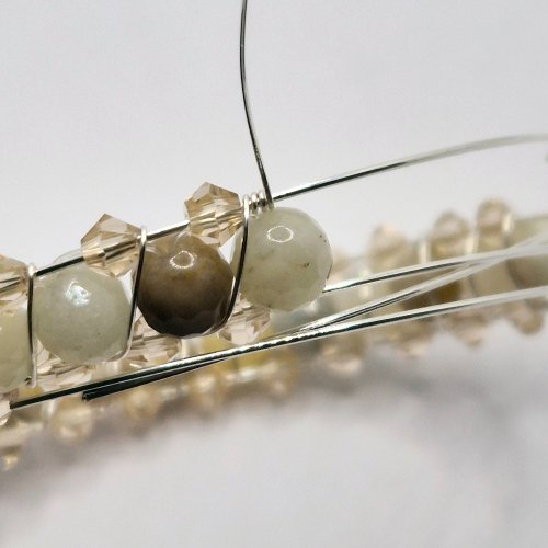 Natalie Patten's Right Angle Weave Memory Bangle - , Contemporary Wire Jewelry, Lashing, Wire Lashing, Beads, Memory wire, Wrap the weaving wire three times around
