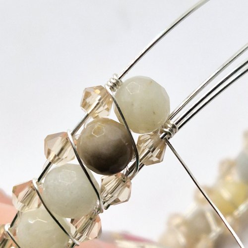 Natalie Patten's Right Angle Weave Memory Bangle - , Contemporary Wire Jewelry, Lashing, Wire Lashing, Beads, Memory wire, Wrap three times around 