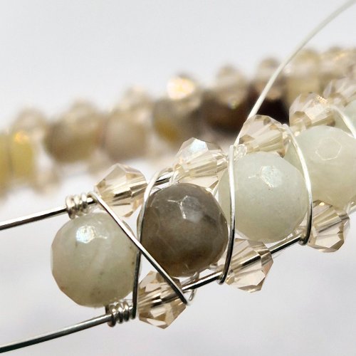 Natalie Patten's Right Angle Weave Memory Bangle - , Contemporary Wire Jewelry, Lashing, Wire Lashing, Beads, Memory wire, Bring the wire over the top