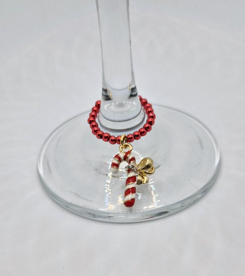 Natalie Patten's Festive Glass Charms - , Hair Accessories, Zipper Pulls, Christmas Ornaments, Loops, Wire Loop, Wrapped Wire Loop, Memory wire, Open up the beaded memory wire