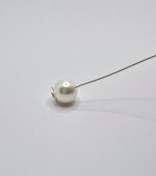 Natalie Patten's Wire Snowmen - , Holiday Designs, Coiling, Coiling Wire, Wire Coiling, Wire Wrapping, Wrapping, Wire Wrapping Jewelry, Place the larger bead onto the wire