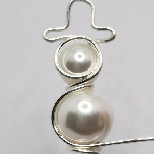 Natalie Patten's Wire Snowmen - , Holiday Designs, Coiling, Coiling Wire, Wire Coiling, Wire Wrapping, Wrapping, Wire Wrapping Jewelry, Bring the wire around to the front