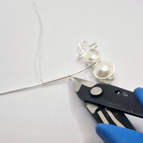 Natalie Patten's Wire Snowmen - , Holiday Designs, Coiling, Coiling Wire, Wire Coiling, Wire Wrapping, Wrapping, Wire Wrapping Jewelry, Continuously wrap the weaving wire