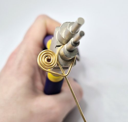 Natalie Patten's Filled Heart Earrings - , Contemporary Wire Jewelry, Spirals, Wire Spiral, Spiral Wire Wrap, Wire Wrapping, Wrapping, Wire Wrapping Jewelry, Design, Shape it to match the spiral's size.