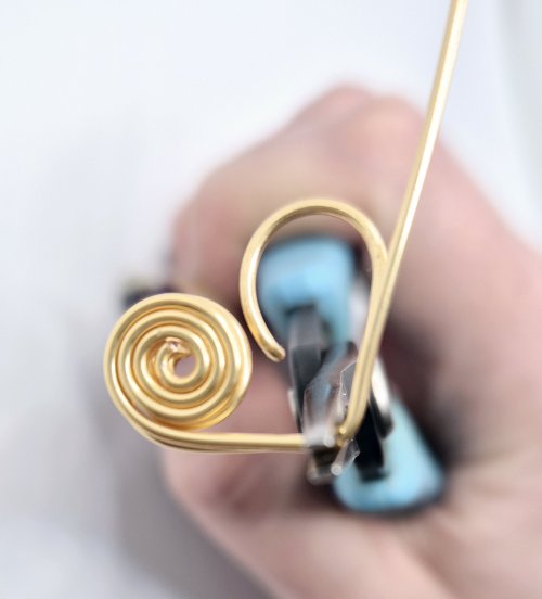 Natalie Patten's Filled Heart Earrings - , Contemporary Wire Jewelry, Spirals, Wire Spiral, Spiral Wire Wrap, Wire Wrapping, Wrapping, Wire Wrapping Jewelry, Design, Create the second earring the same way for a match