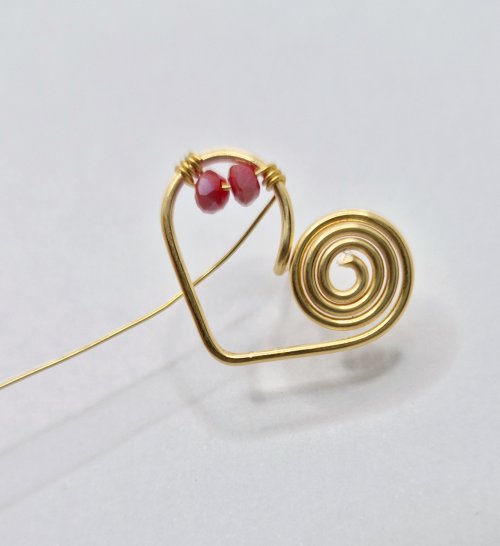Natalie Patten's Filled Heart Earrings - , Contemporary Wire Jewelry, Spirals, Wire Spiral, Spiral Wire Wrap, Wire Wrapping, Wrapping, Wire Wrapping Jewelry, Design, Fill the top of the curve with crystals 