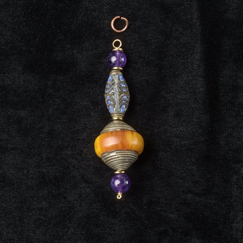 Nancy Chase's Front-Back Necklace - , Contemporary Wire Jewelry, Loops, Wire Loop, Wrapped Wire Loop, Beads, Wrap the remaining wire